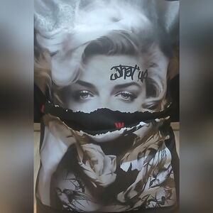 Black and White Graphic Marilyn Monroe Stay Wild T-shirt